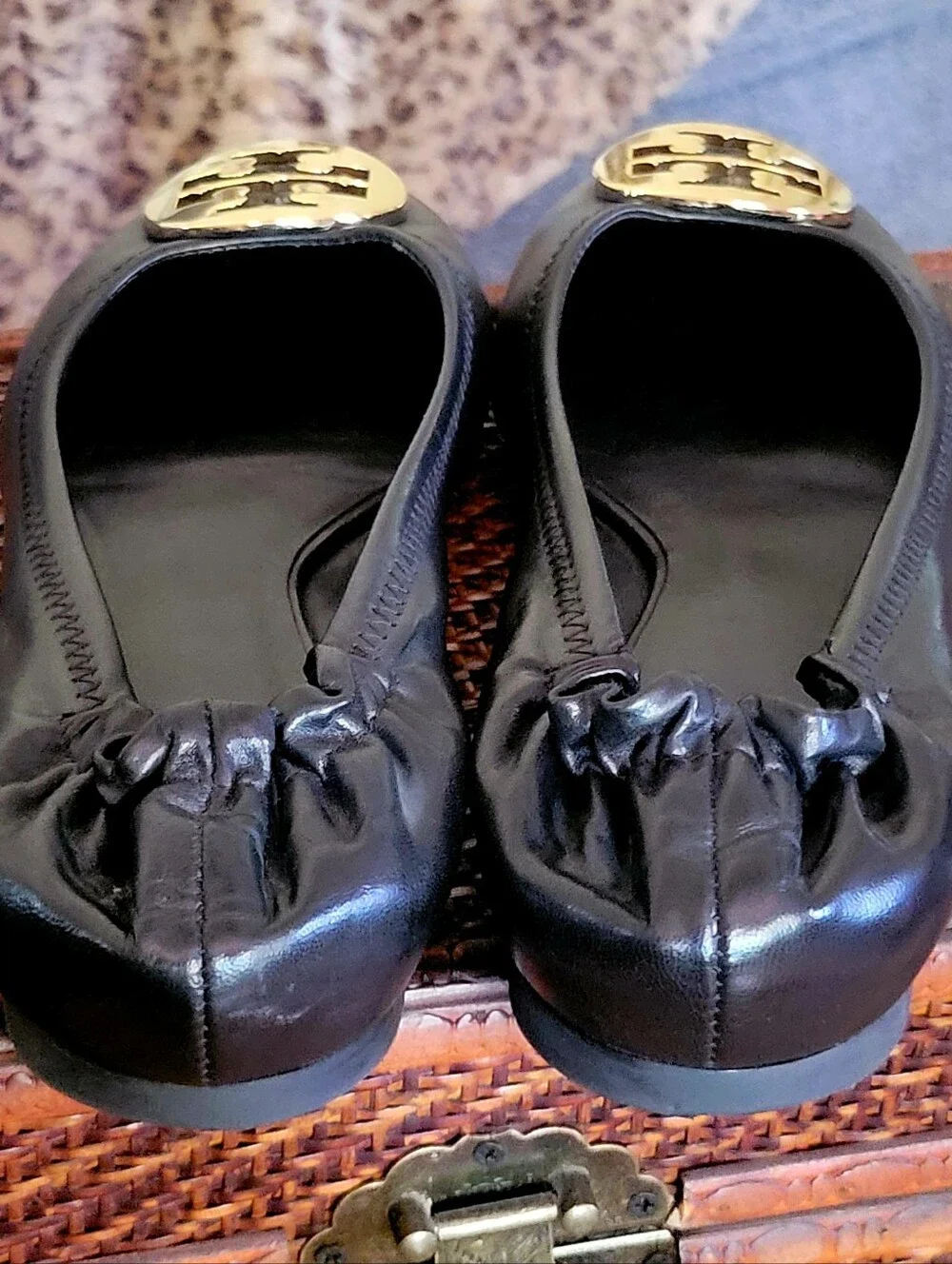 Tory Burch Classic Reva Ballet Flats  Size 7 Black Leather & Gold Metal EUC